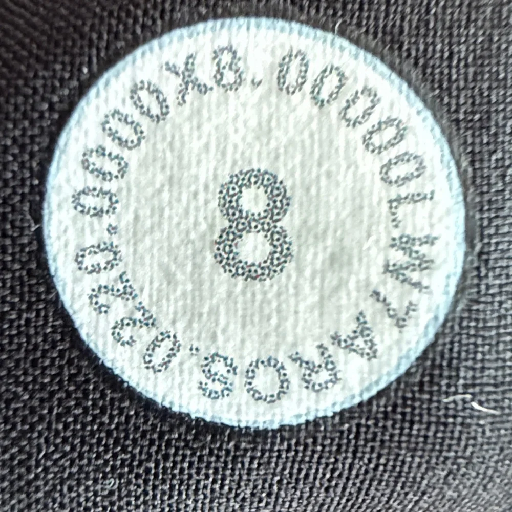 Lululemon On the Fly Mid Rise Short 2.5" Sz 8 Regular Black Neutral Swift 8023 - Picture 8 of 8
